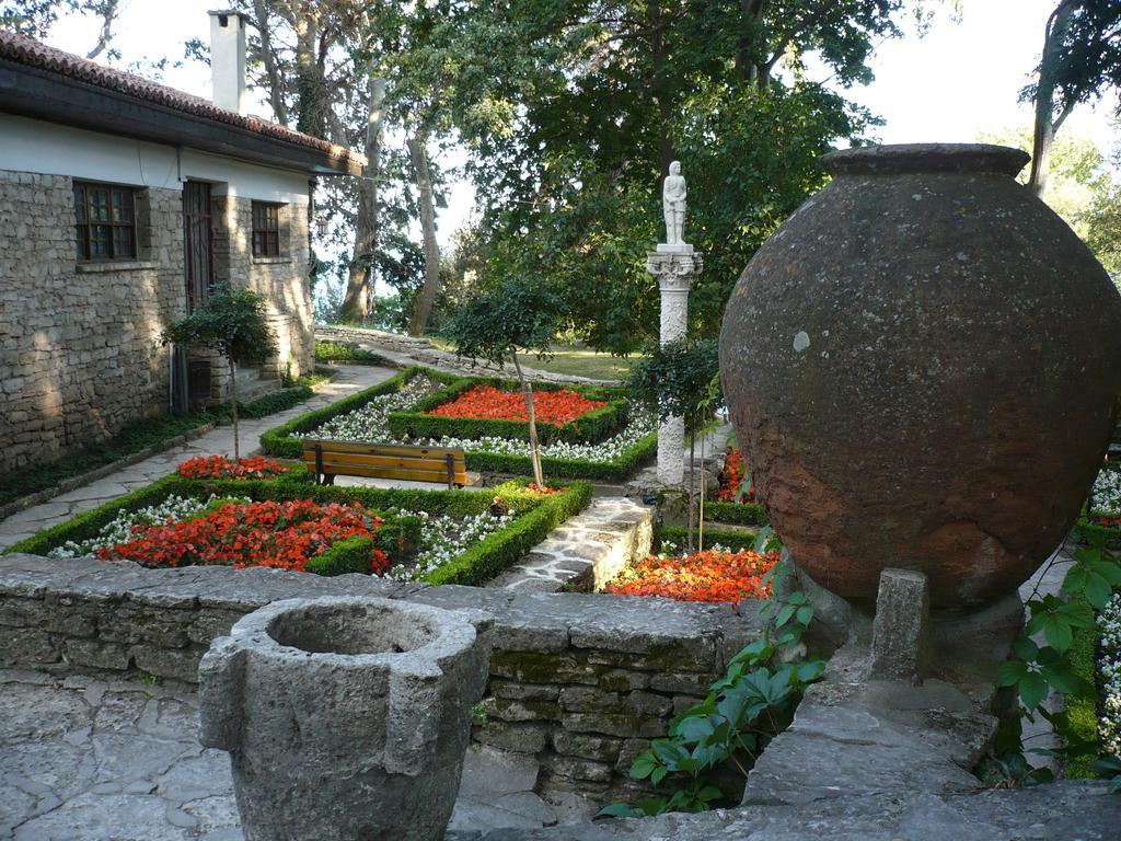 Bisser Hotel - Free Parking - Free Pool Access Balchik Quarto foto