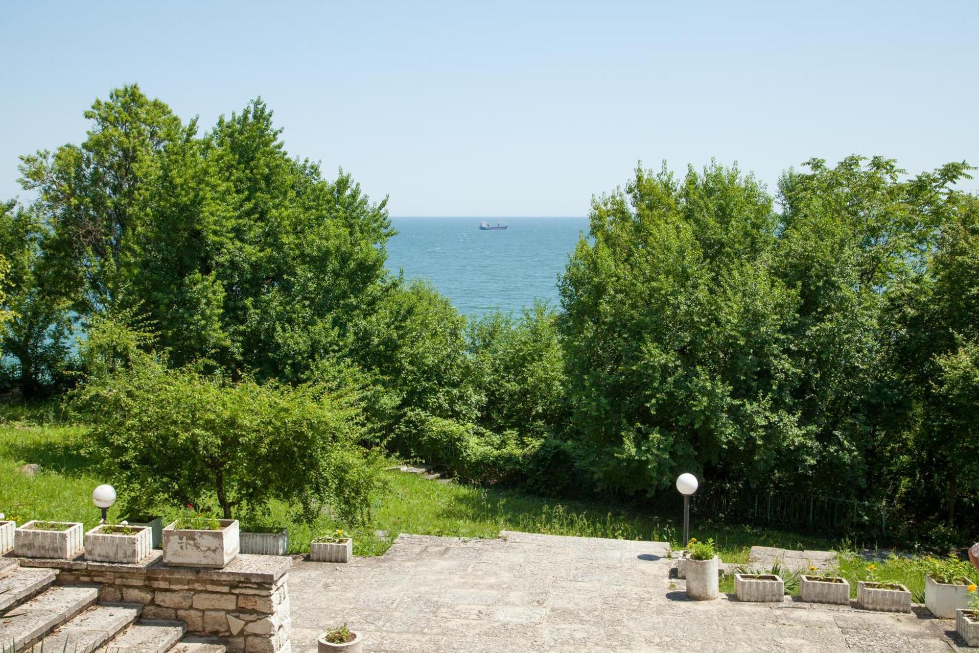 Bisser Hotel - Free Parking - Free Pool Access Balchik Exterior foto