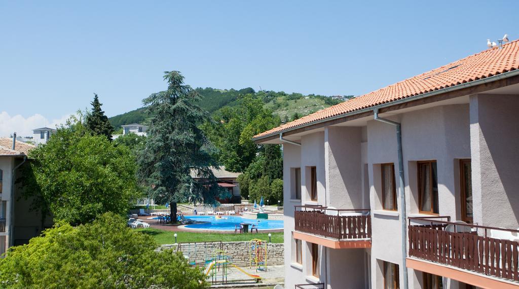 Bisser Hotel - Free Parking - Free Pool Access Balchik Exterior foto