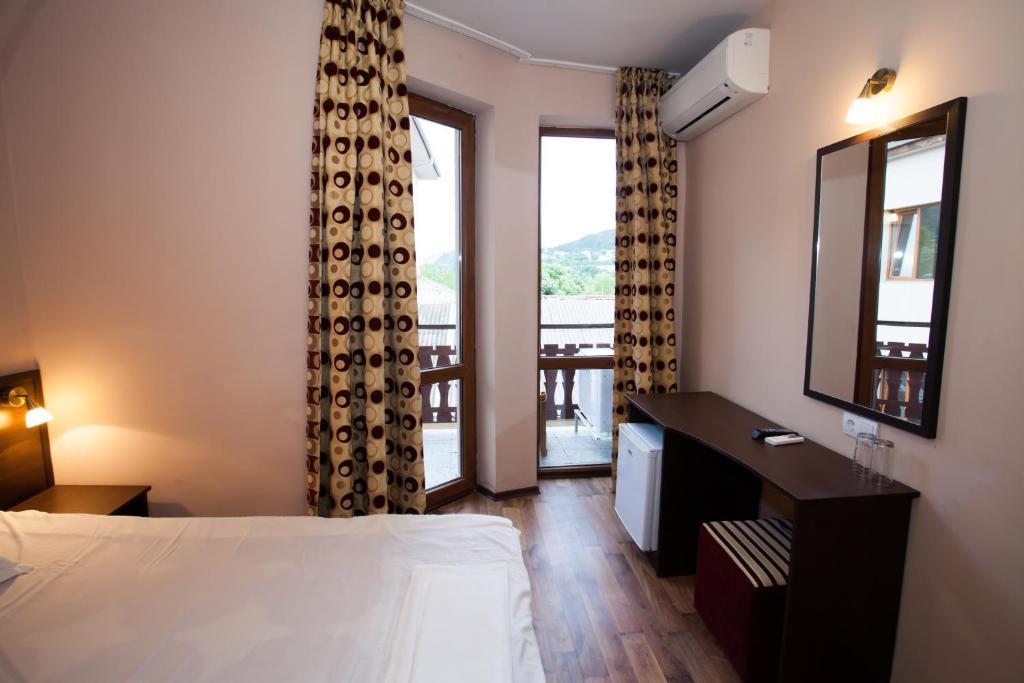 Bisser Hotel - Free Parking - Free Pool Access Balchik Quarto foto