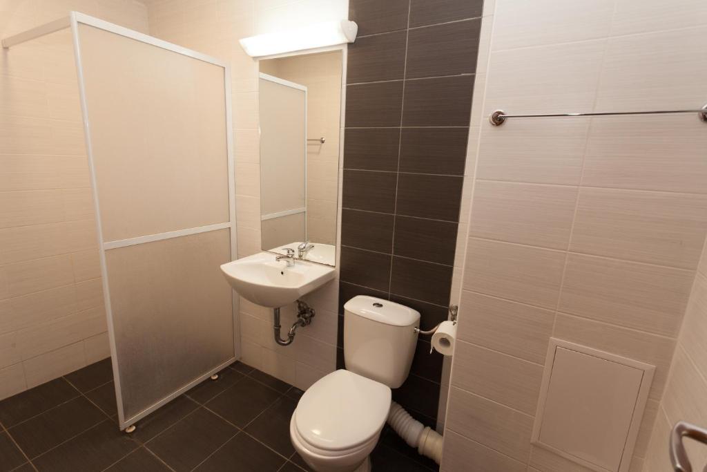 Bisser Hotel - Free Parking - Free Pool Access Balchik Quarto foto