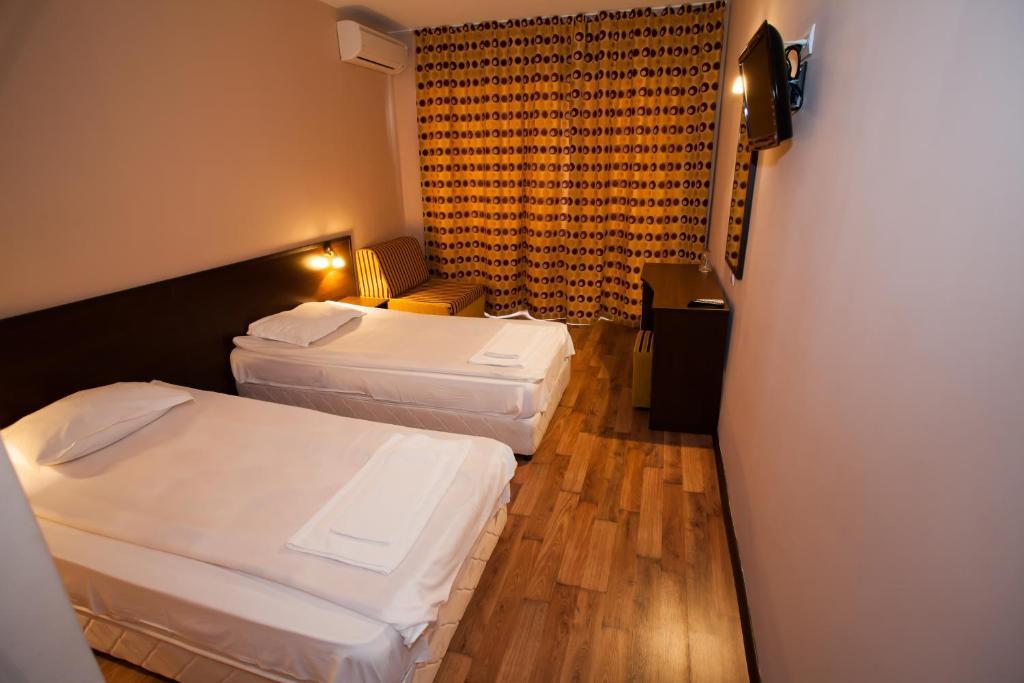 Bisser Hotel - Free Parking - Free Pool Access Balchik Quarto foto